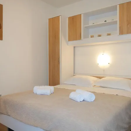 Apartment Meri - Krk211 By Interhome